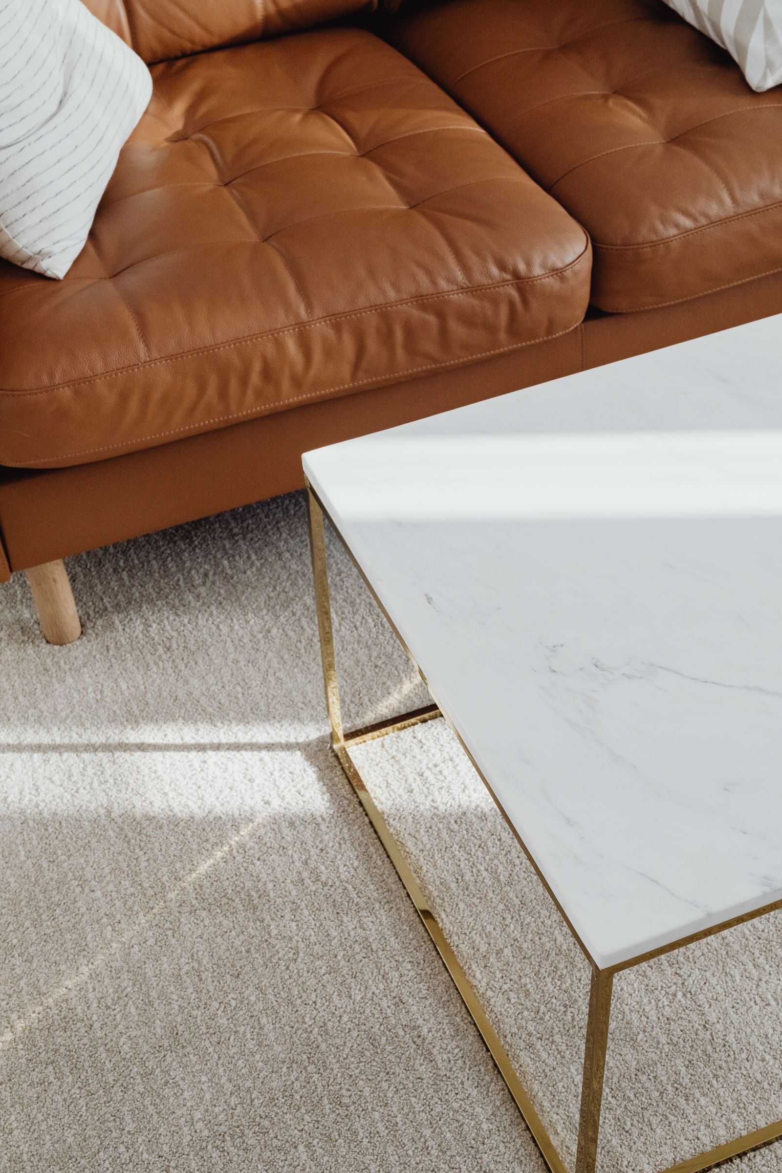 Sofapflege zu Hause – Stoff, Leder & Alltagstipps