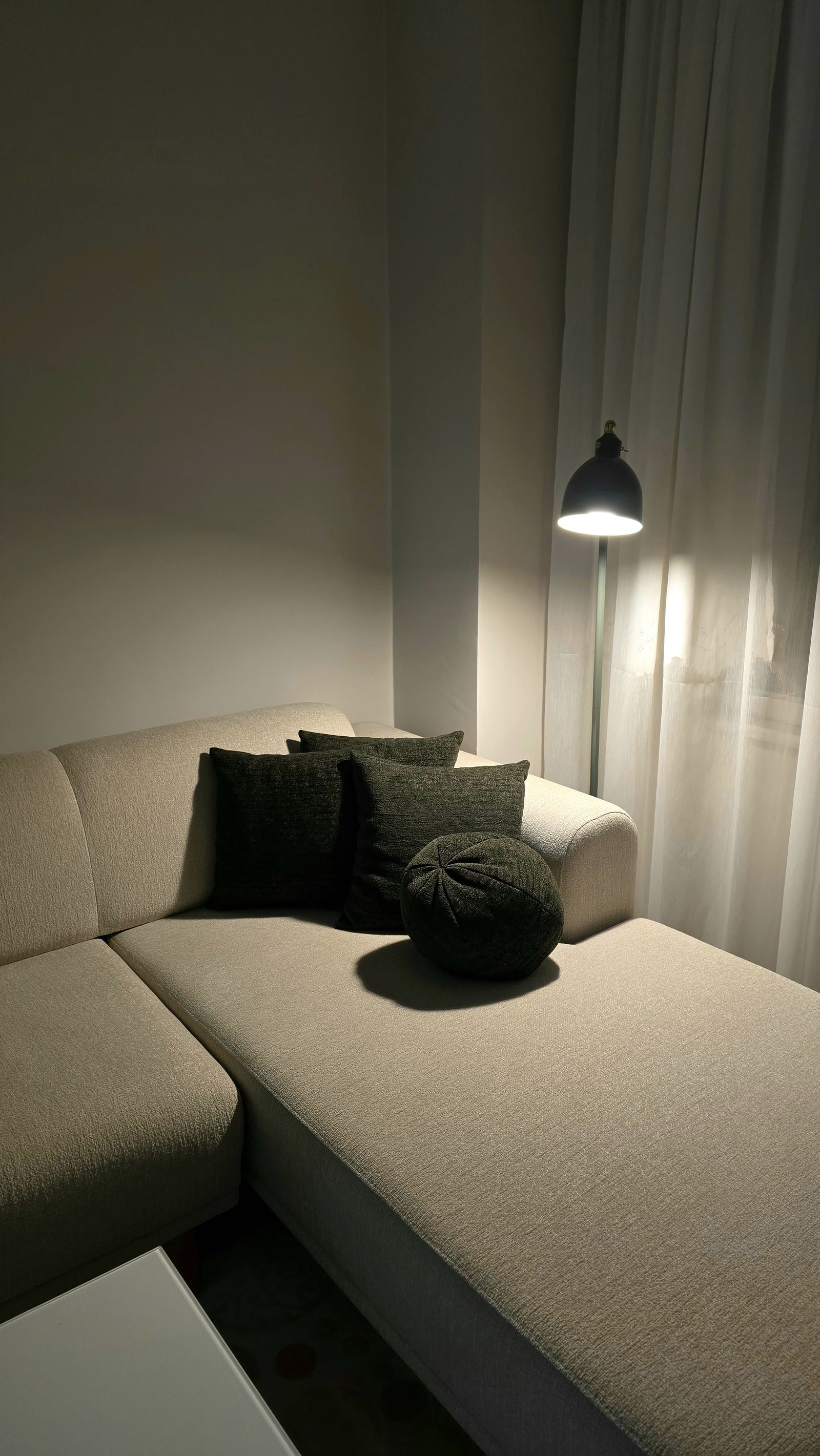 Sofapflege zu Hause – Stoff, Leder & Alltagstipps — 4